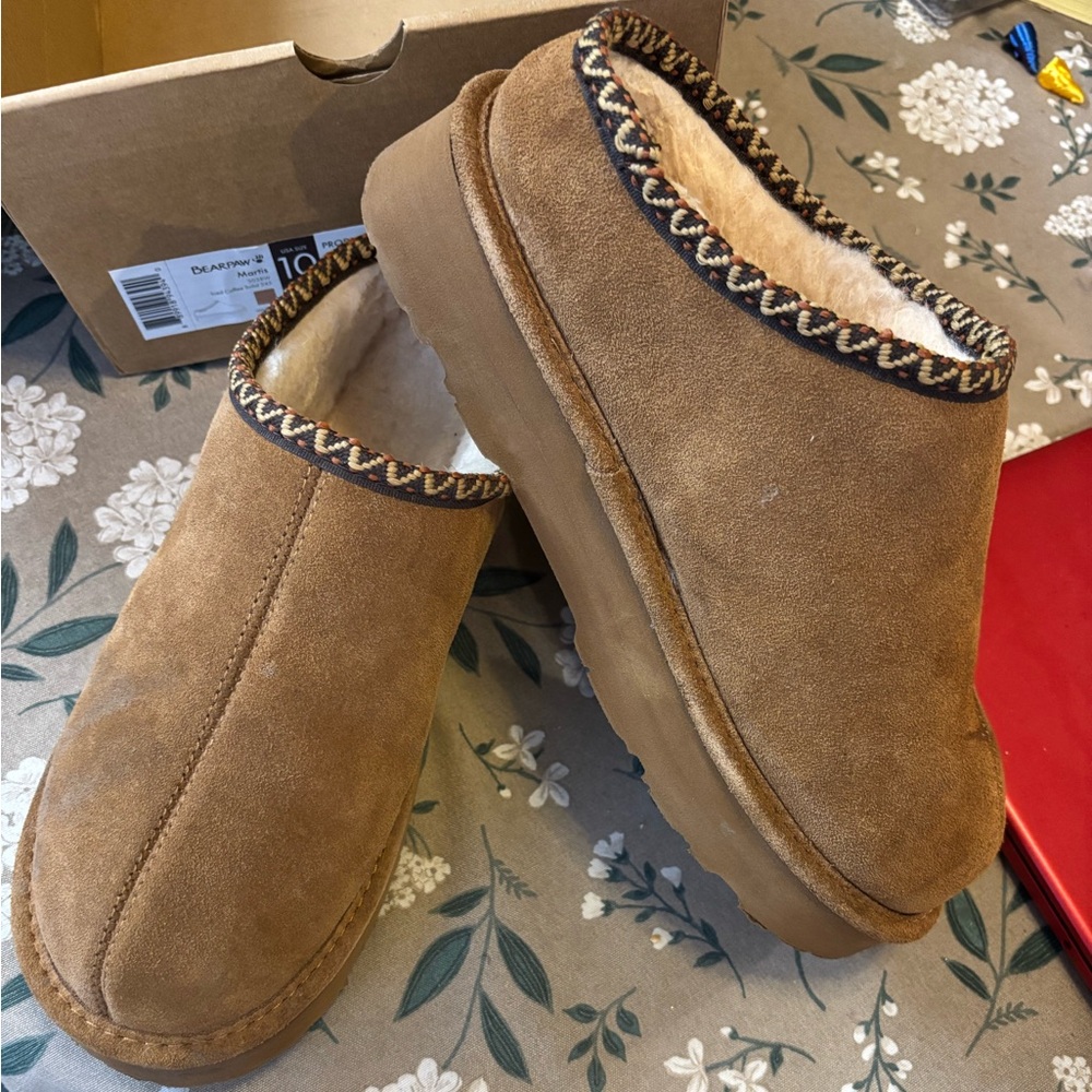 Bearpaw Martis Iced Coffee Shoes. Great condition in Box. Size 10 Medium.
